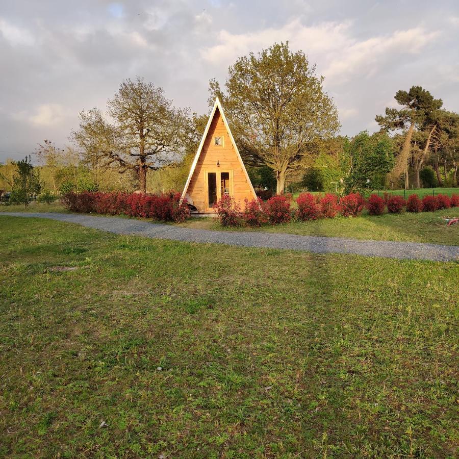 Tipi Apache Des Monteaux Villa Vivy Eksteriør billede