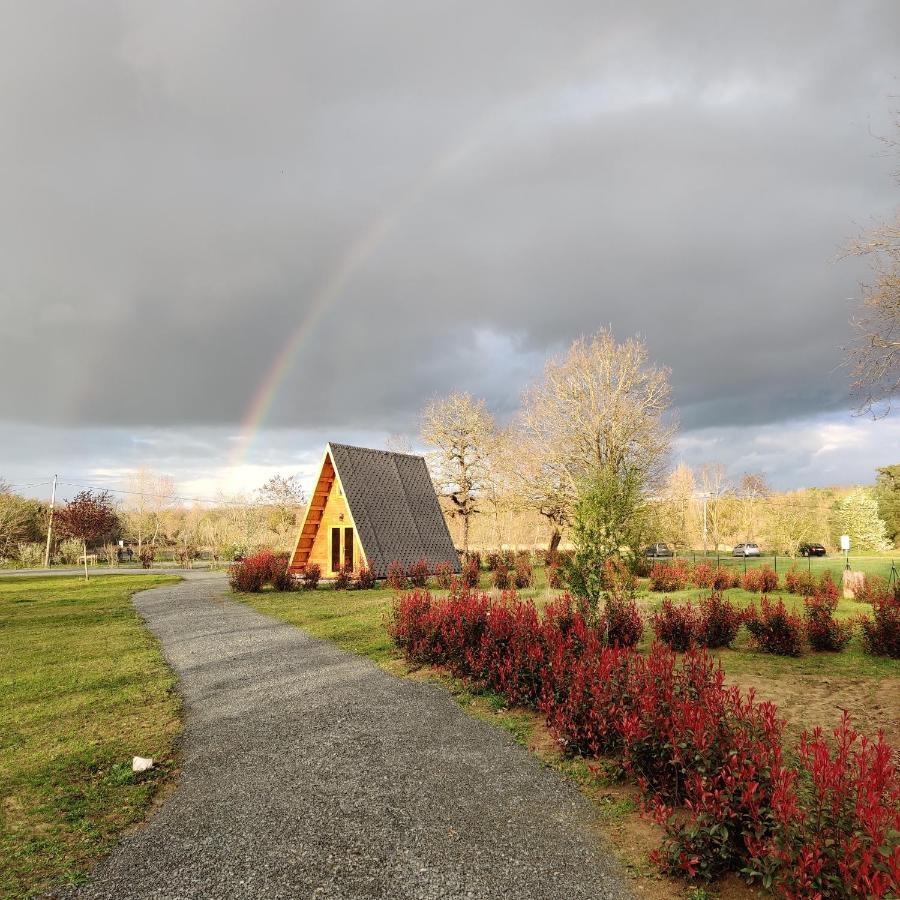 Tipi Apache Des Monteaux Villa Vivy Eksteriør billede