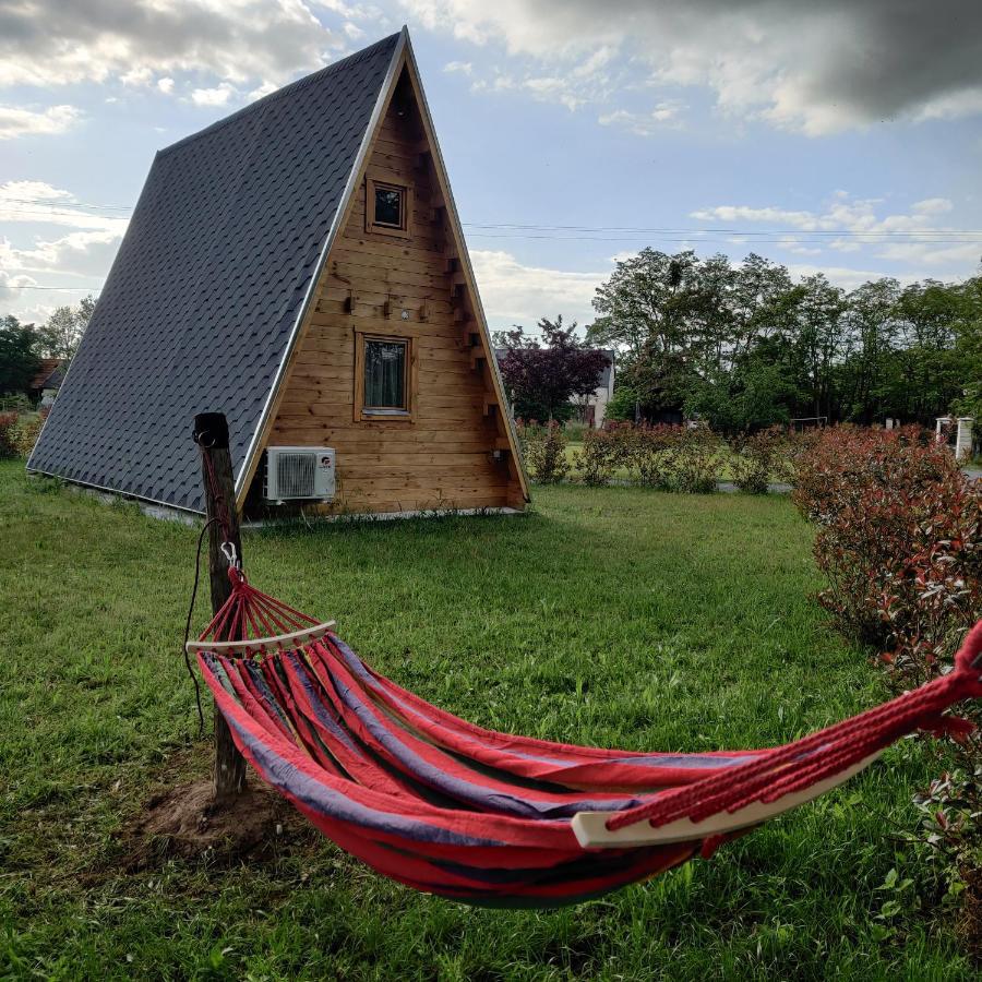 Tipi Apache Des Monteaux Villa Vivy Eksteriør billede