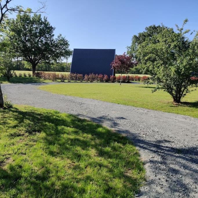 Tipi Apache Des Monteaux Villa Vivy Eksteriør billede