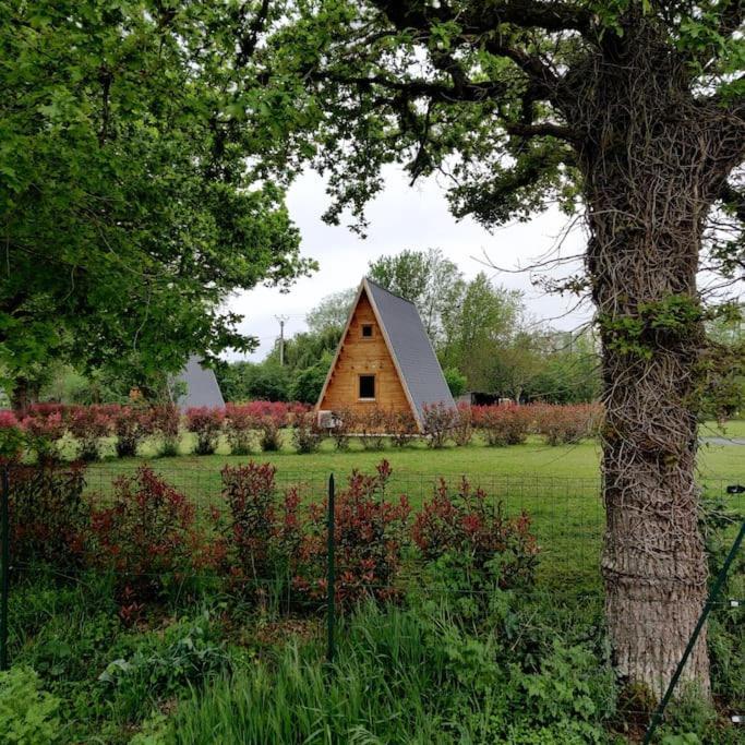 Tipi Apache Des Monteaux Villa Vivy Eksteriør billede