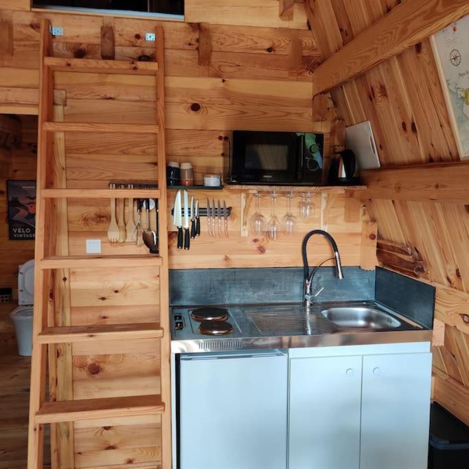 Tipi Apache Des Monteaux Villa Vivy Eksteriør billede