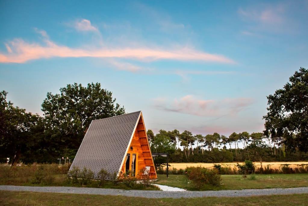 Tipi Apache Des Monteaux Villa Vivy Eksteriør billede