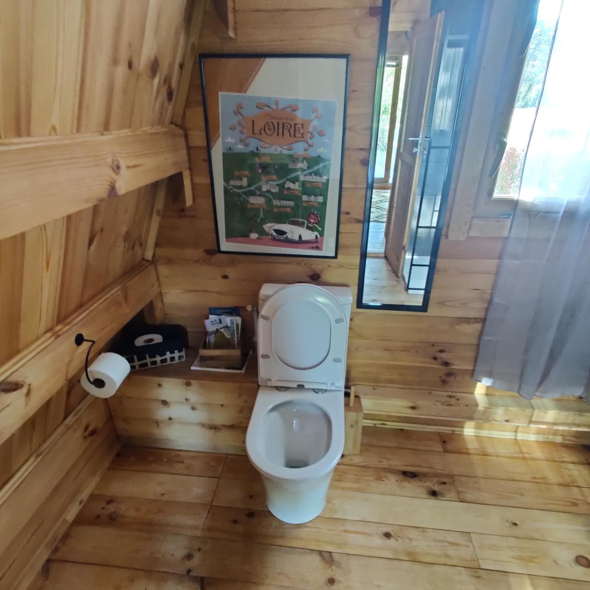 Tipi Apache Des Monteaux Villa Vivy Eksteriør billede